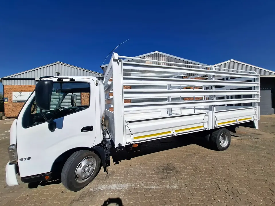 Sold: Hino 300 915 Cattle Body