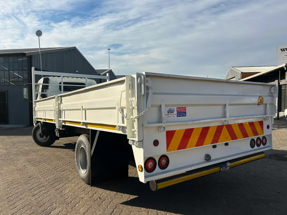 Dropside deck, rear view