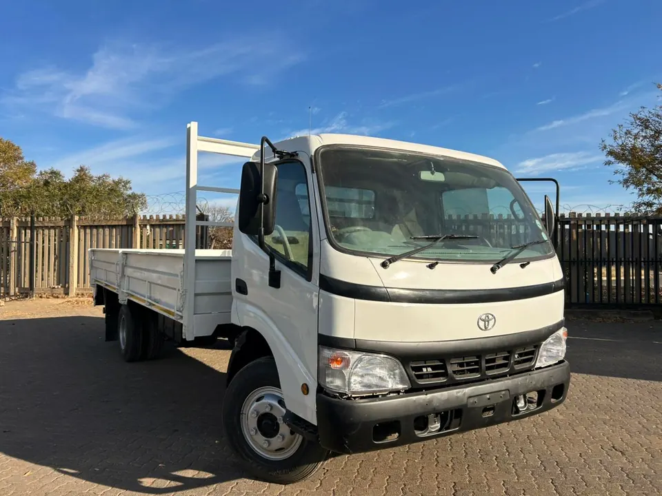 Sold: Toyota Dyna 8-145